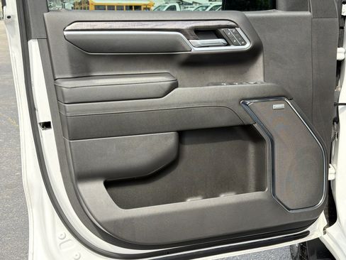 Used 2023 Chevrolet Silverado 1500 LTZ w/ LTZ Premium Package AWD/4WD image 16