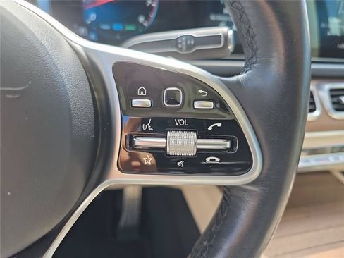 Used 2021 Mercedes-Benz GLS 580 4MATIC image 32