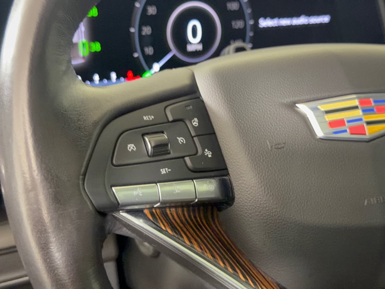 Used 2023 Cadillac Escalade ESV Premium Luxury AWD/4WD image 21