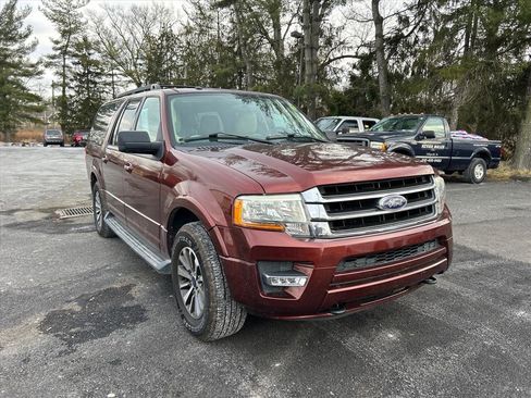 Used 2016 Ford Expedition EL XLT w/ Equipment Group 202A image 3