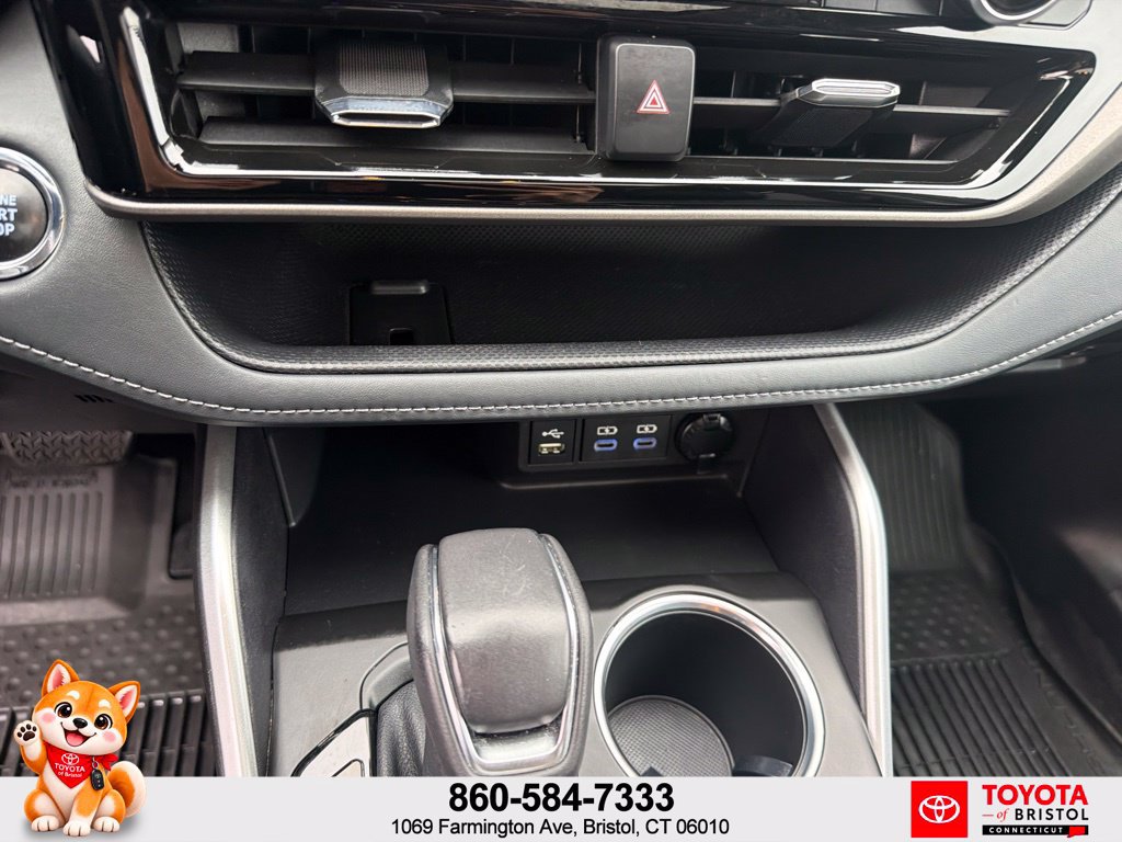 Used 2022 Toyota Highlander XLE AWD/4WD image 26