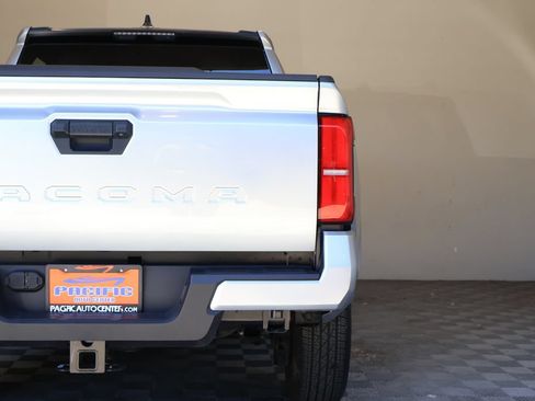 Used 2024 Toyota Tacoma SR5 AWD/4WD image 13