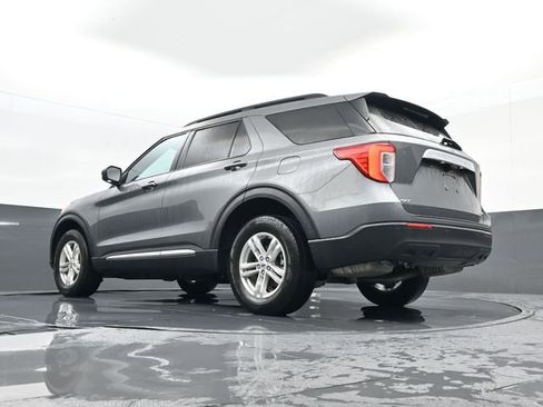 Used 2023 Ford Explorer XLT AWD/4WD image 25