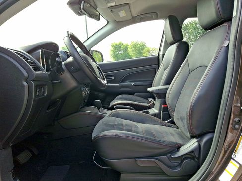 Used 2023 Mitsubishi Outlander Sport SE AWD/4WD image 11