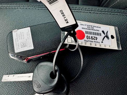 Used 2021 Kia Sportage LX image 29