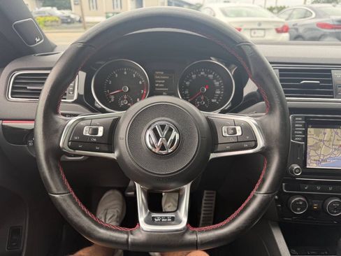 Used 2017 Volkswagen Jetta GLI FWD image 31