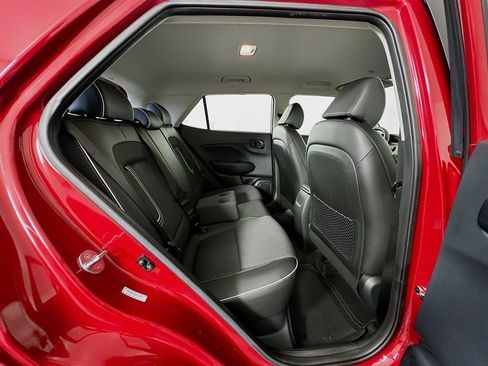 Certified 2023 Hyundai Venue Limited w/ Cargo Package image 27