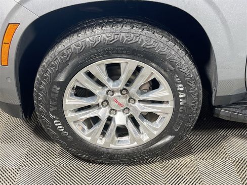 Used 2025 GMC Yukon XL Denali image 28