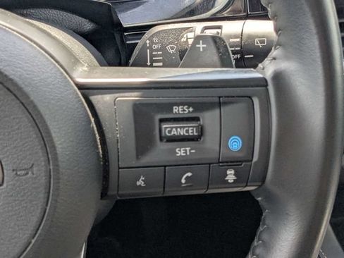 Used 2025 Nissan Pathfinder SV FWD image 22