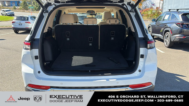 Used 2022 Jeep Grand Cherokee Limited AWD/4WD image 27