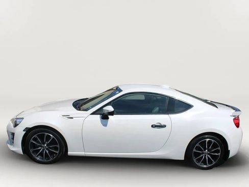 Used 2019 Toyota 86 RWD image 5