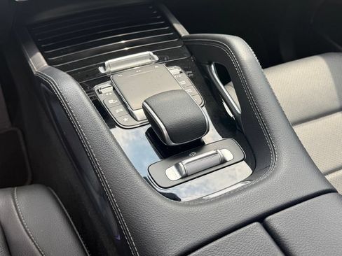 Used 2023 Mercedes-Benz GLS 450 4MATIC image 43