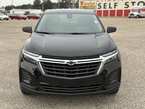Used 2022 Chevrolet Equinox LS w/ LS Convenience Package image 2