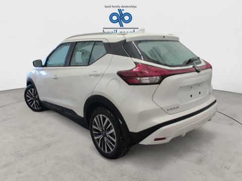Used 2024 Nissan Kicks SV image 4