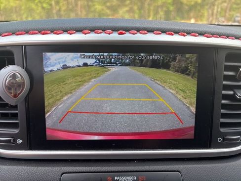 Used 2022 Kia Sportage LX FWD image 13