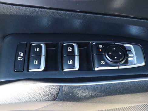 Used 2024 Kia Sorento S image 14