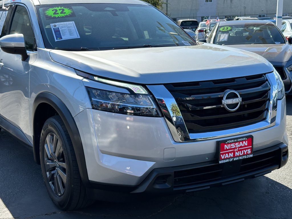 Used 2022 Nissan Pathfinder SV FWD image 11