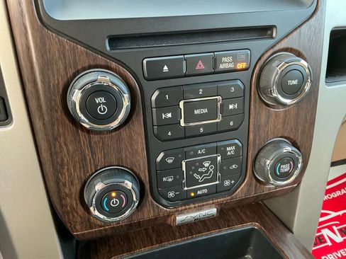 Used 2014 Ford F150 Lariat w/ Equipment Group 502A Luxury image 32