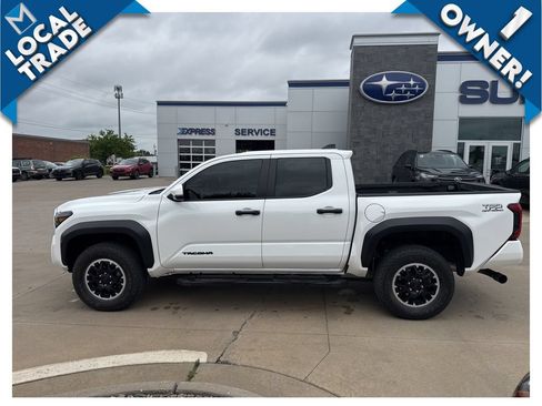 Used 2024 Toyota Tacoma TRD Off-Road w/ TRD Off Road Upgrade Package AWD/4WD image 7