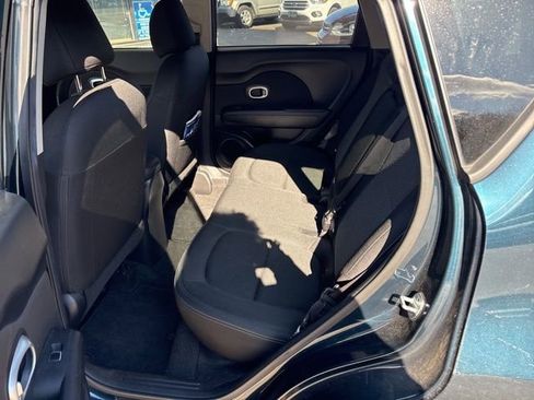 Used 2017 Kia Soul + image 15