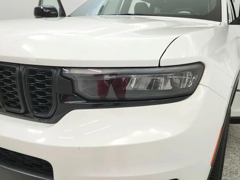 Used 2021 Jeep Grand Cherokee L Laredo image 14