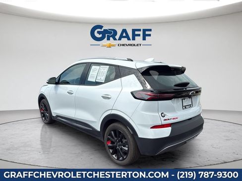 Used 2023 Chevrolet Bolt EUV Premier w/ Sun & Sound Package FWD image 5
