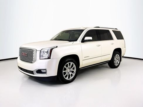 Used 2015 GMC Yukon Denali w/ Premium Package AWD/4WD image 3