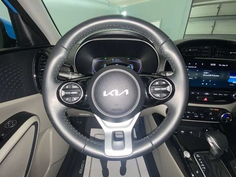 Used 2023 Kia Soul EX FWD image 14