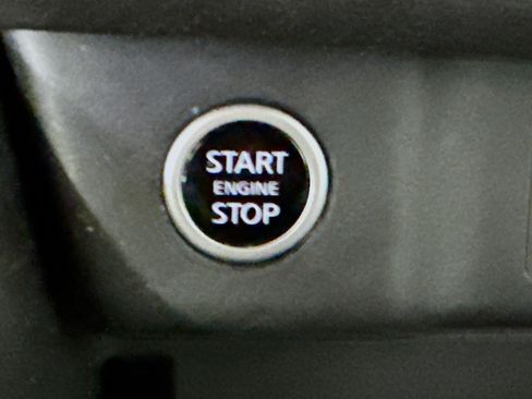 Used 2023 Nissan Rogue S image 21