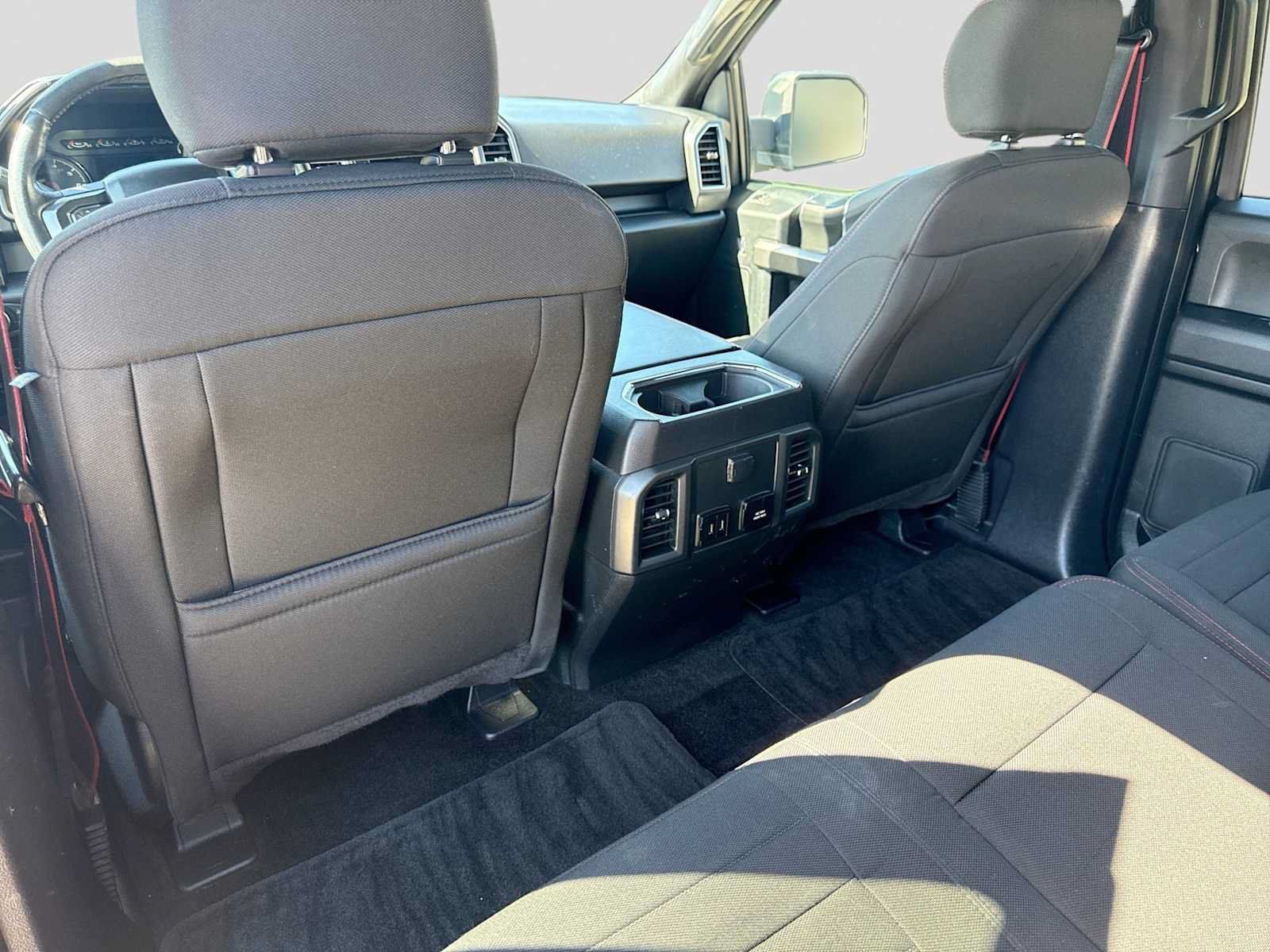Used 2018 Ford F150 XLT w/ Equipment Group 302A Luxury AWD/4WD image 17