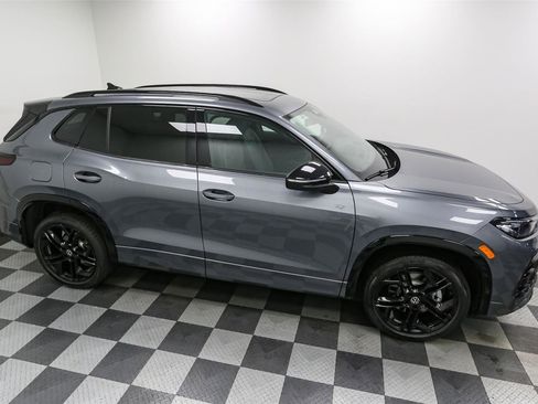 New 2026 Volkswagen Tiguan SE R-Line image 5