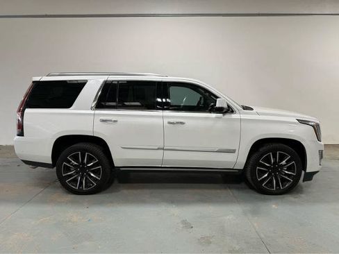 Used 2020 Cadillac Escalade Premium Luxury AWD/4WD image 7