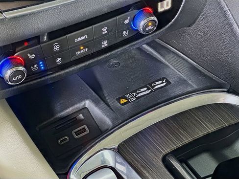 Used 2023 Buick Enclave Avenir w/ Avenir Technology Package AWD/4WD image 33