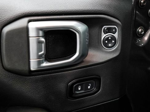 Used 2024 Jeep Wrangler Unlimited Sahara w/ Technology Group AWD/4WD image 45