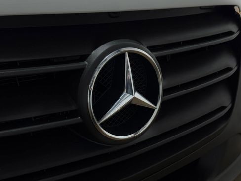 Used 2021 Mercedes-Benz Sprinter 2500 w/ Driver Convenience Package image 27