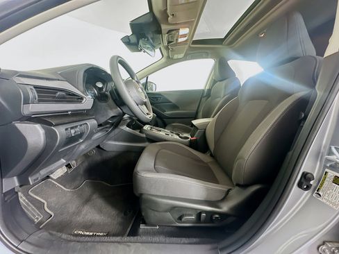Used 2025 Subaru Crosstrek 2.0i Premium AWD/4WD image 13
