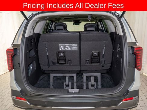 Used 2025 Kia Carnival SX Prestige FWD image 5