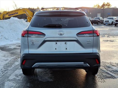 Used 2022 Toyota Corolla Cross XLE image 6