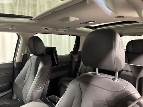 New 2026 Kia Carnival SX Prestige FWD image 22