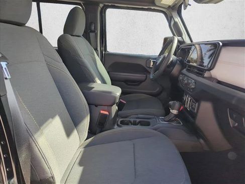 Used 2025 Jeep Gladiator Sport image 20