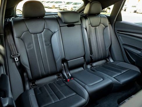 Used 2023 Audi SQ5 Premium Plus w/ Premium Plus Package image 24