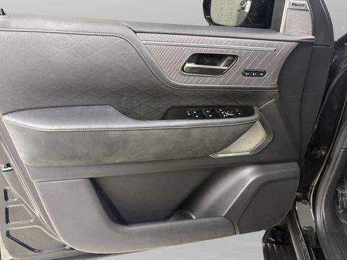 Used 2025 INFINITI QX80 Autograph image 22