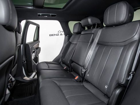 Used 2025 Land Rover Range Rover SE image 19