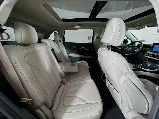 Used 2023 Lincoln Nautilus Reserve w/ Luxury Package AWD/4WD image 32