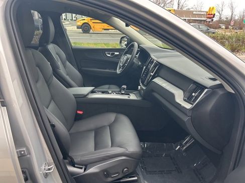 Certified 2025 Volvo XC60 B5 Plus image 15