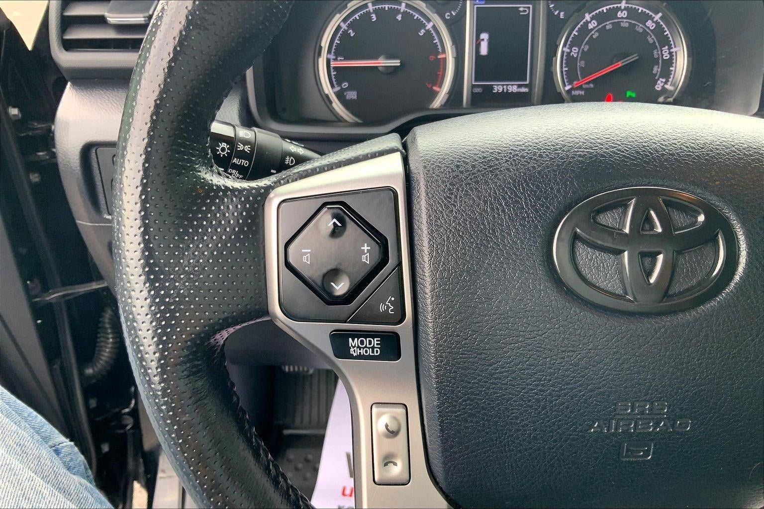Used 2024 Toyota 4Runner Limited AWD/4WD image 17