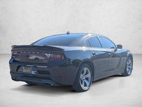 Used 2016 Dodge Charger SXT image 5