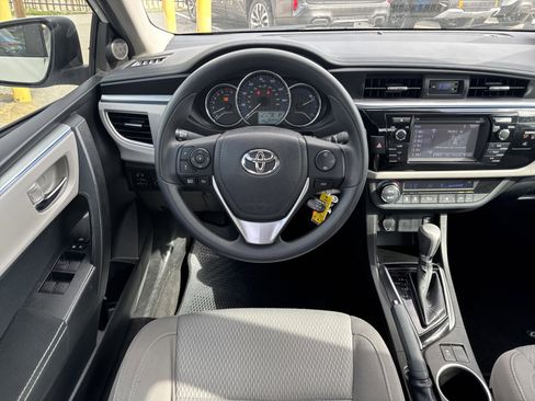 Used 2016 Toyota Corolla LE image 11