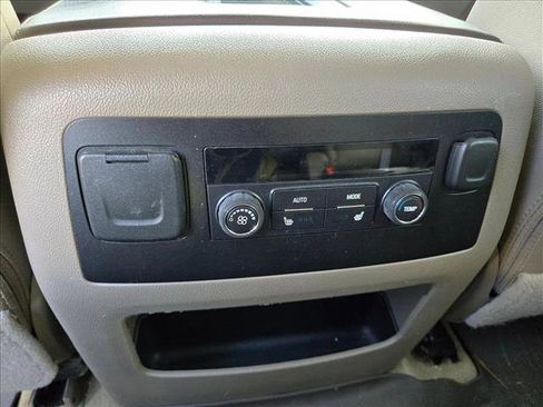 Used 2016 Chevrolet Suburban LT w/ Luxury Package image 14