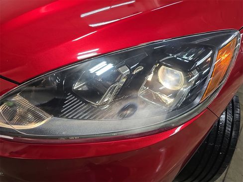 Used 2020 Ford Escape SE image 27